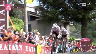Giro d-Italia 2024 - 1a tappa - Pogacar allunga il passo sullo strappo di San Vito - 04 05 2024 - RaiPlay