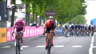 Giro d'Italia 2024 - 3a tappa - Ultimo Km: Attacco di Pogacar e Thomas - 06 05 2024 - RaiPlay