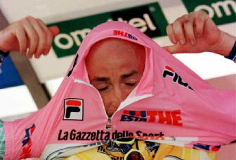 Striscione Cesena'giustizia per Pantani'