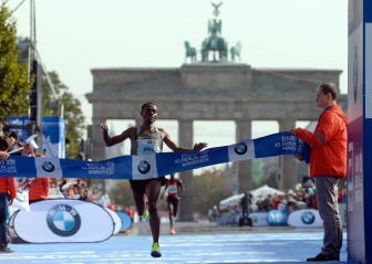 Maratona: etiope Bekele vince a Berlino,