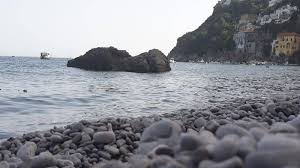 Il panorama sulla spiaggia di Conca dei marini, nella Costiera Amalfitana