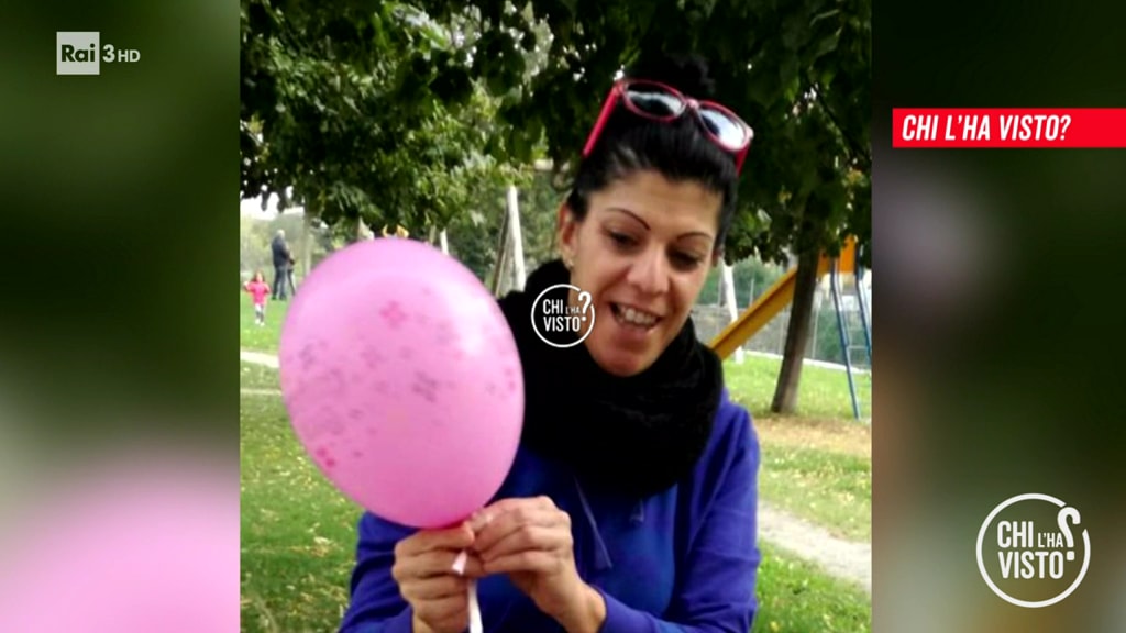 Mara Favro: parla un'ex cameriera della pizzeria. Le ipotesi degli spettatori sul selfie - Chi l'ha visto? - 26/06/2024