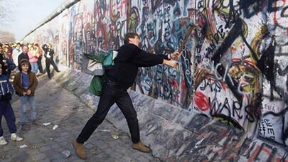 1572602672073_2019_11_01 Muro di Berlino distruzione.jpg