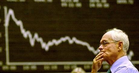 Piazza Affari chiude in calo: Ftse Mib a -0,8% - Rai News
