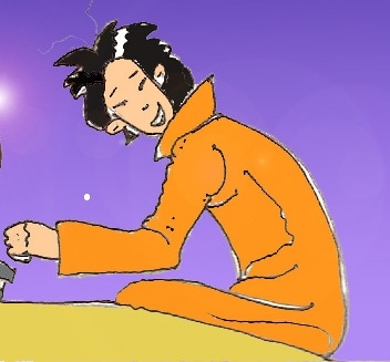 Li Hacker in figura intera, di profilo, seduto a gambe incrociate davanti al monitor di un computer. Offre all'osservatore un sorriso smagliante, su di uno sfondo di cielo stellato.