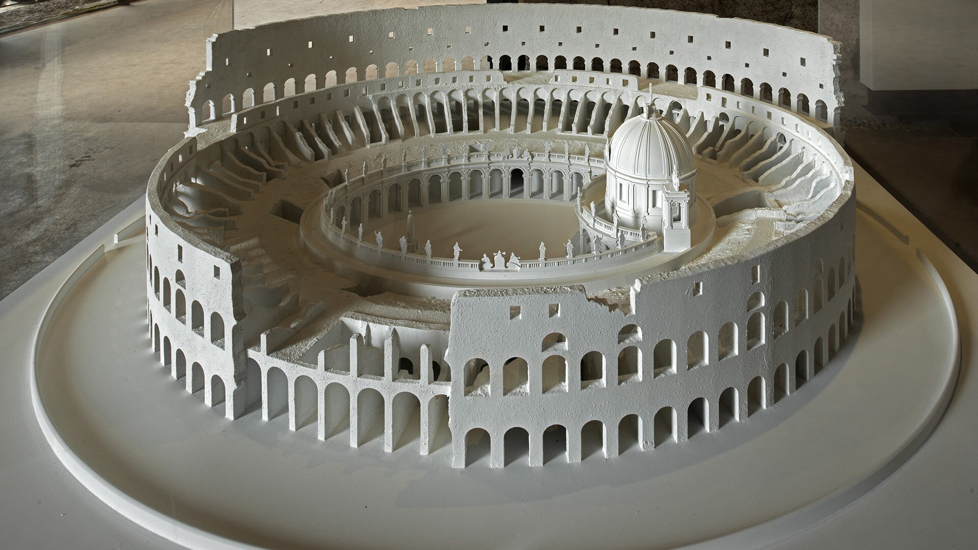 Progetti per il Colosseo (per fortuna) mai realizzati - Arte - Rai Cultura