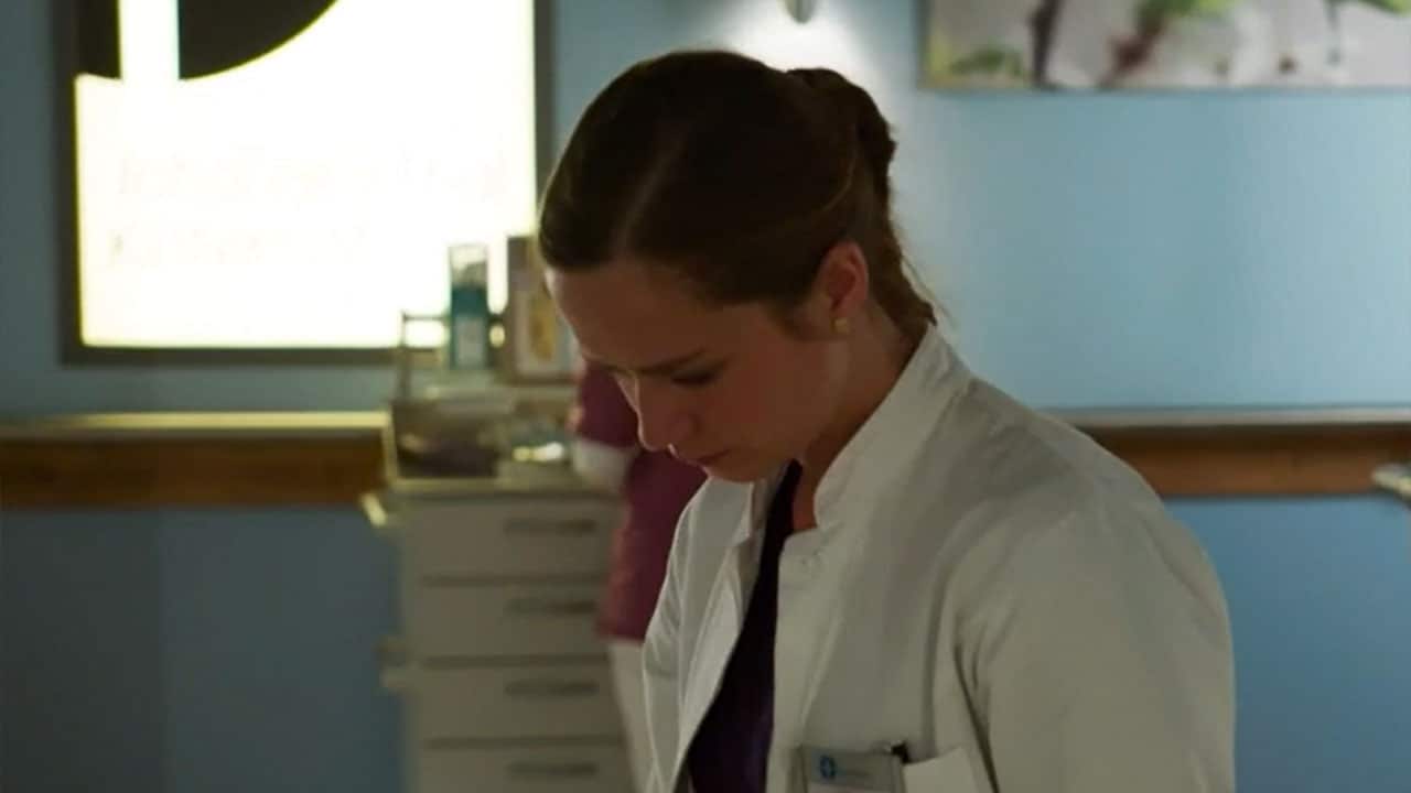 Rai Premium Medici in corsia S4E5 - Testa a testa