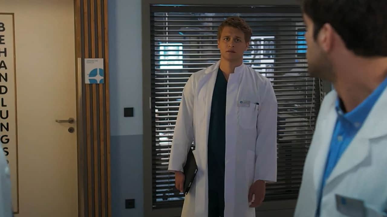 Rai Premium Medici in corsia S4E28 - Due nuovi specializzandi