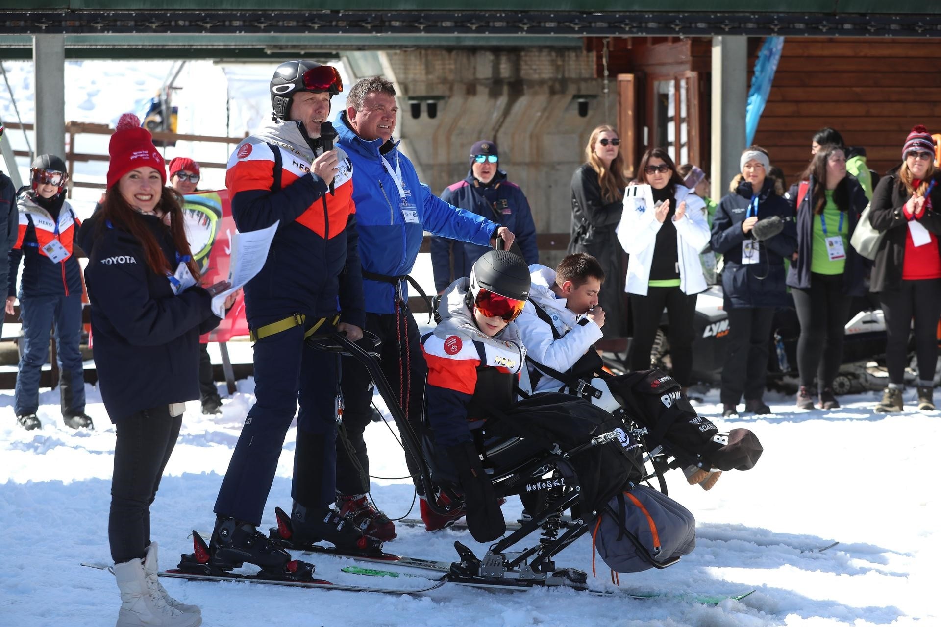 Tutti in pista per scaldare i muscoli ai Giochi Mondiali Invernali Special Olympics Torino 2025