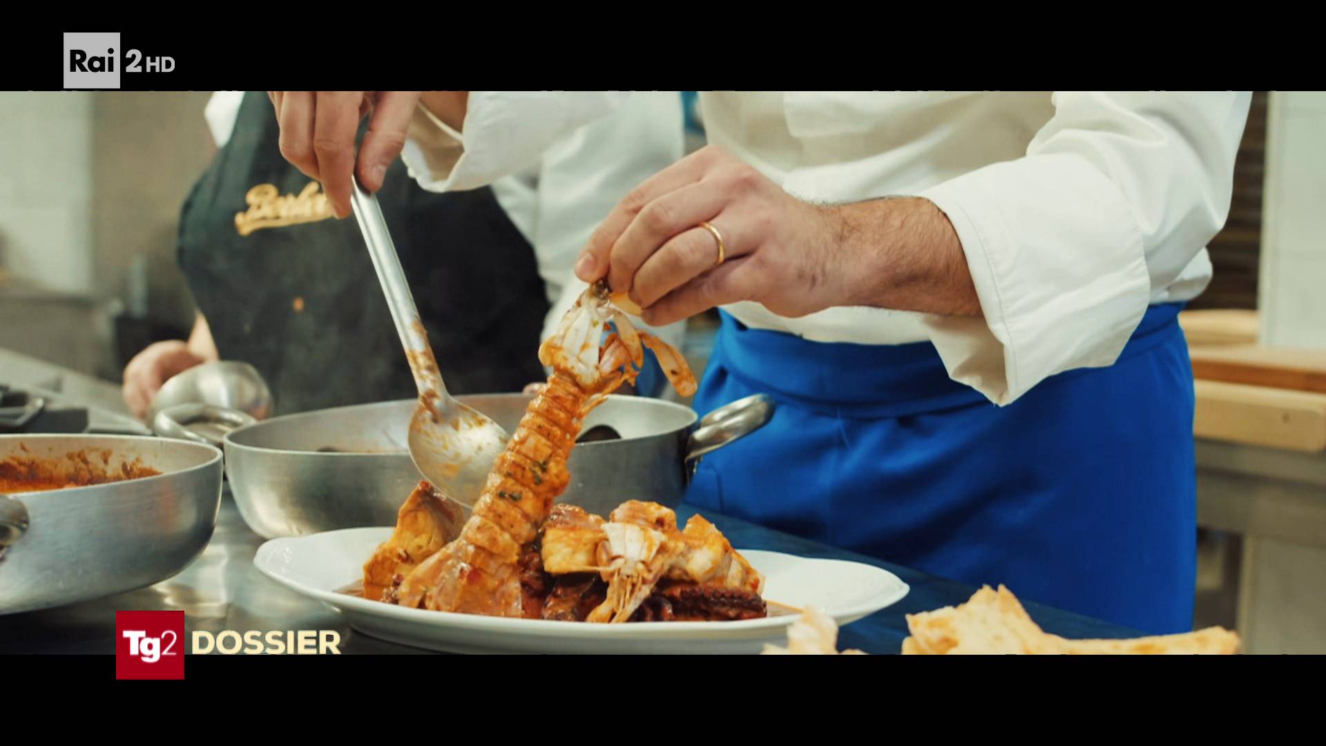 Rai 2 TG2 Dossier - Lo squalo nella zuppa - Puntata del 28/12/2025