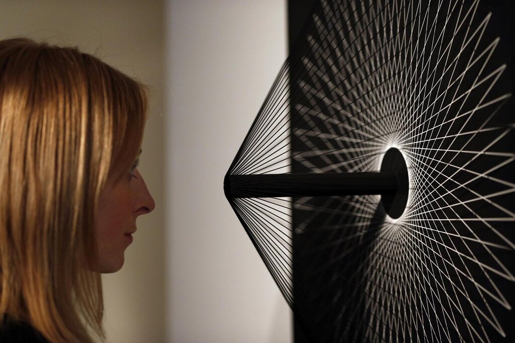 Sculture in movimento, illusioni ottiche e magie: l'arte cinetica ...