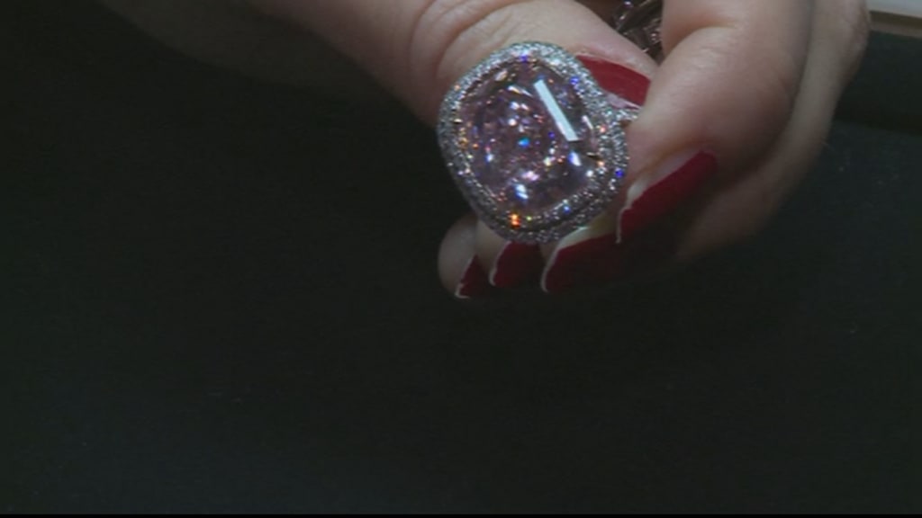 Christie s 25 Milioni Di Euro Per Un Diamante Video Rai News