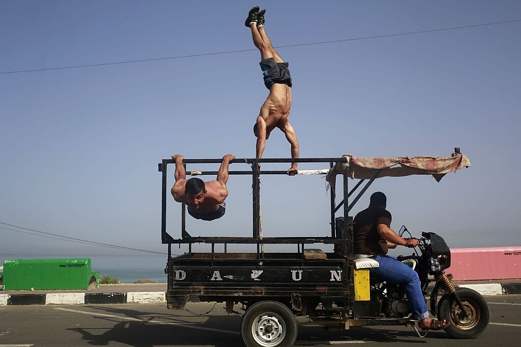 A Gaza Ci Si Allena In Mezzo Alla Strada Photogallery Rai News