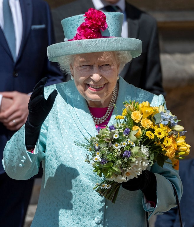 Dopo La Regina Elisabetta Chi Sale Al Trono